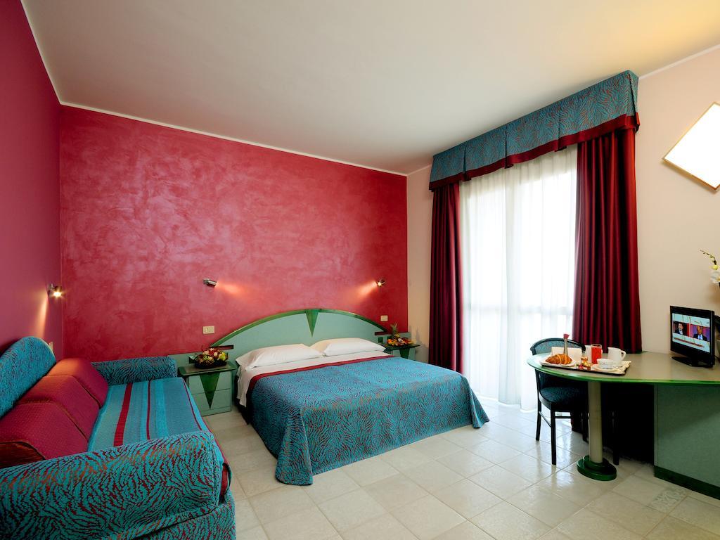 Serena Majestic Hotel Montesilvano Marina エクステリア 写真
