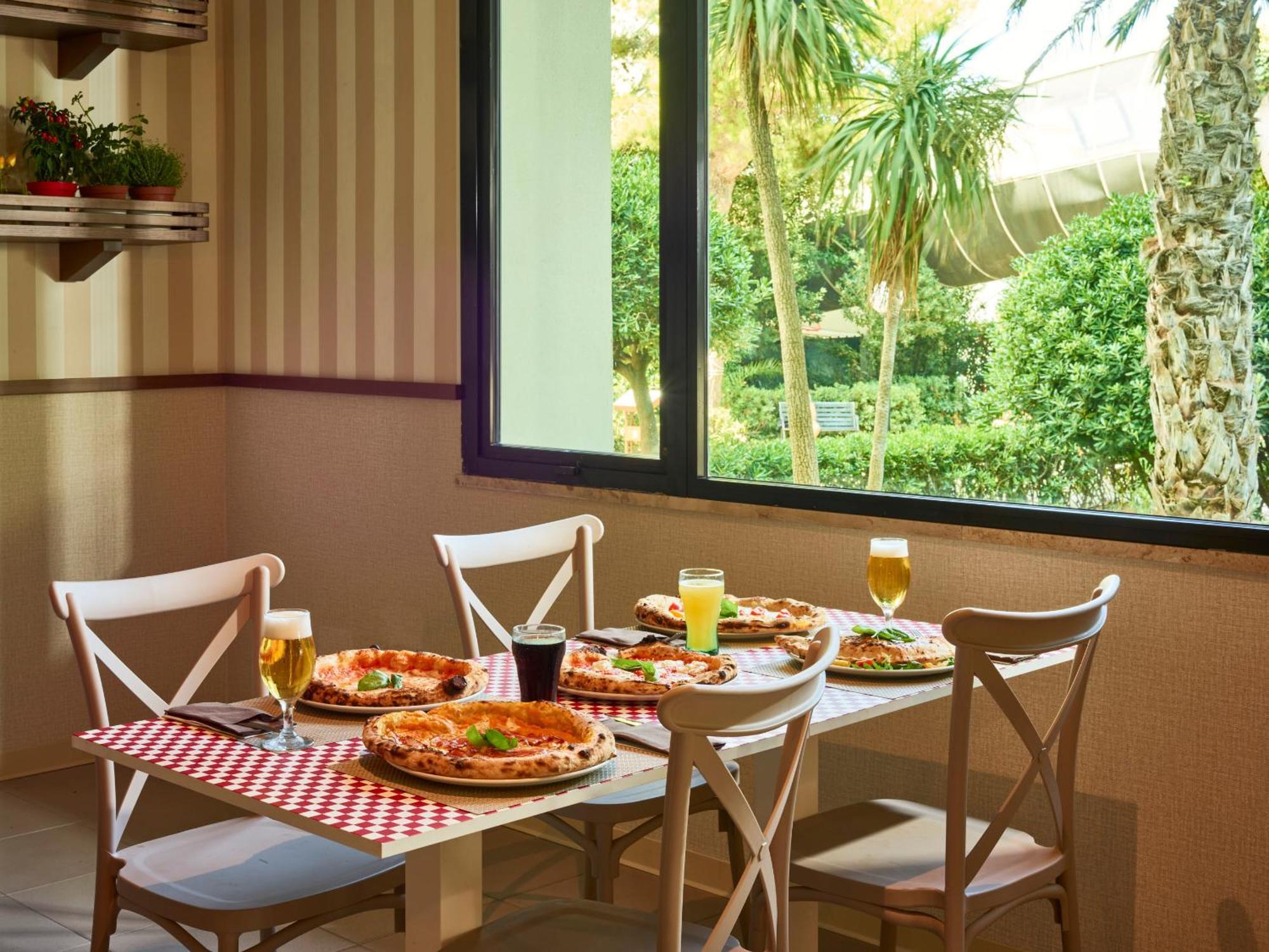Serena Majestic Hotel Montesilvano Marina エクステリア 写真